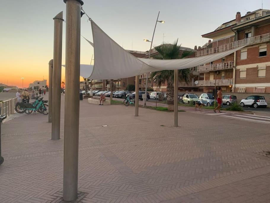 Bilocale A Due Passi Dal Porto E Dal Mare Apartment Лидо ди Остия Екстериор снимка