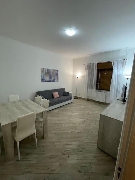 Bilocale A Due Passi Dal Porto E Dal Mare Apartment Лидо ди Остия Екстериор снимка